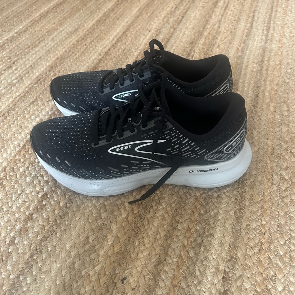 Brooks Women’s Running Shoes, 9.5